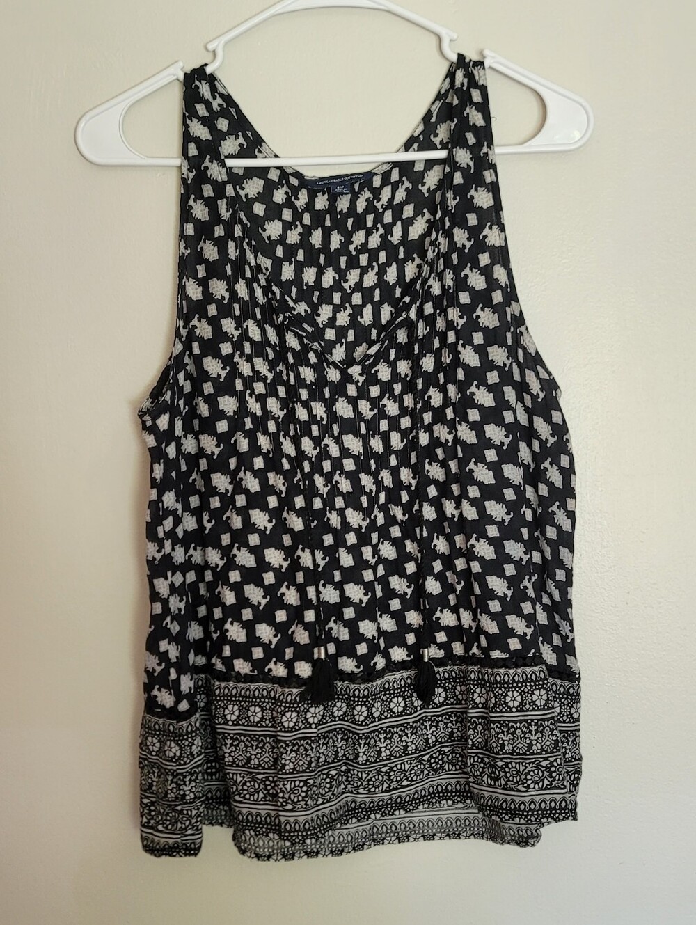 American Eagle Outfitters Black & White Printed Racerback Tank